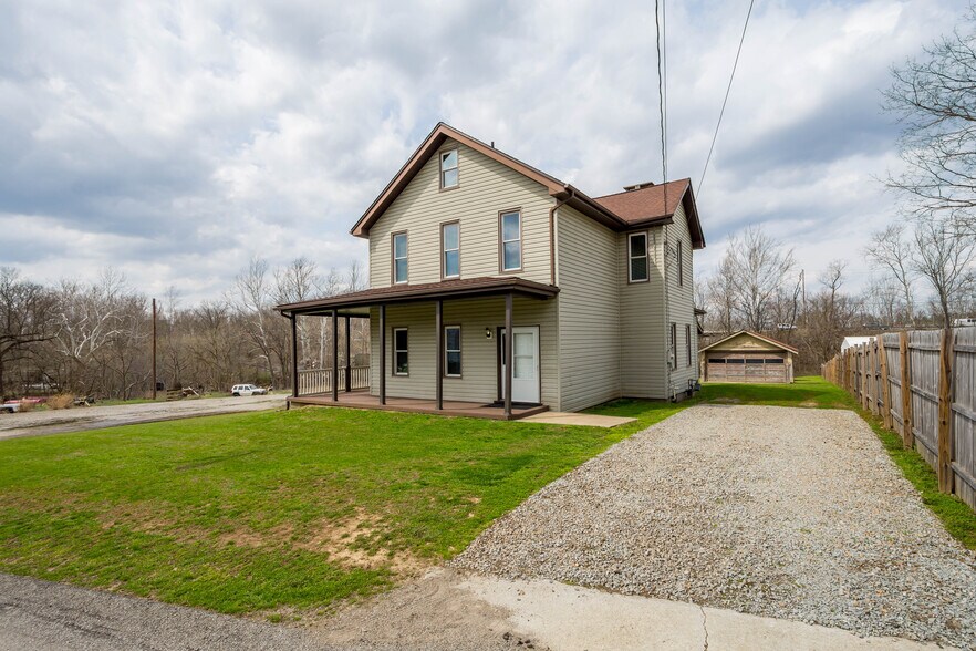 More Photos Of 19 Old Monongahela Pike, Eighty Four Service For Sale