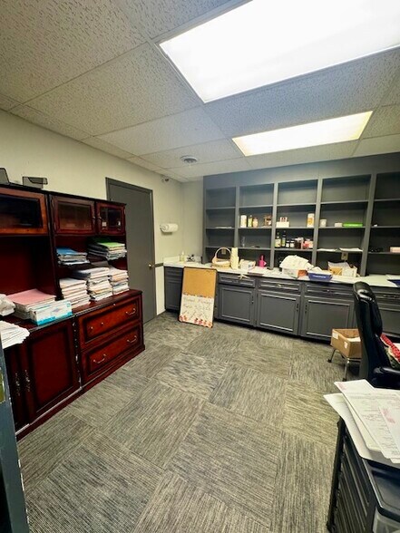 More Photos Of 224 N Main St, Spring Lake Medical For Sale