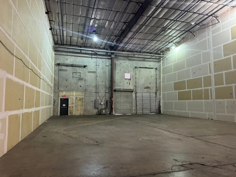 More Photos Of 15508 Bratton Ln, Austin Warehouse For Lease