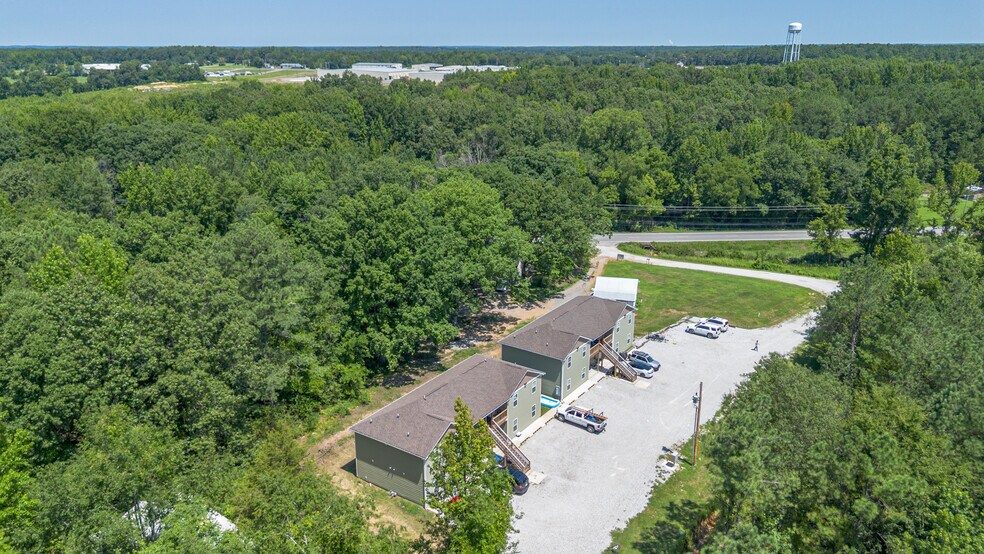 More Photos Of 21 Lost Ln, McEwen Apartments For Sale