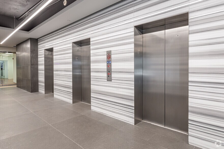 More Photos Of 20801 Biscayne Blvd, Aventura Office For Lease