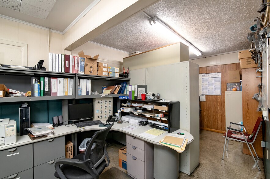 More Photos Of 400 E Vickery Blvd, Fort Worth Warehouse For Lease