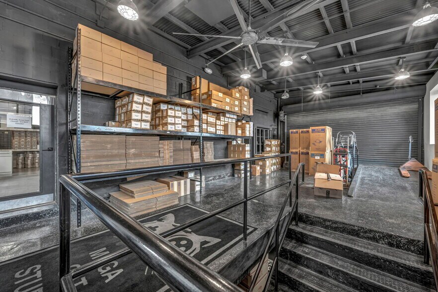 More Photos Of 3559 Bigelow Blvd, Pittsburgh Service For Sale