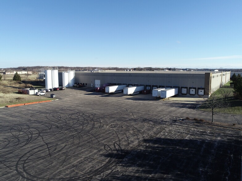 More Photos Of 2845 Wingate St, West Bend Distribution For Sale