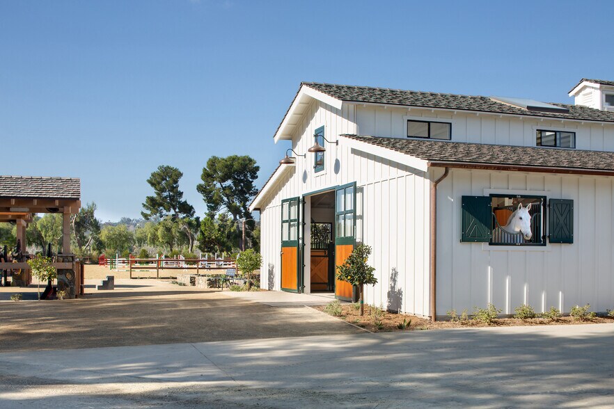 Primary Photo Of 16147 Via De Santa Fe, Rancho Santa Fe Specialty For Sale