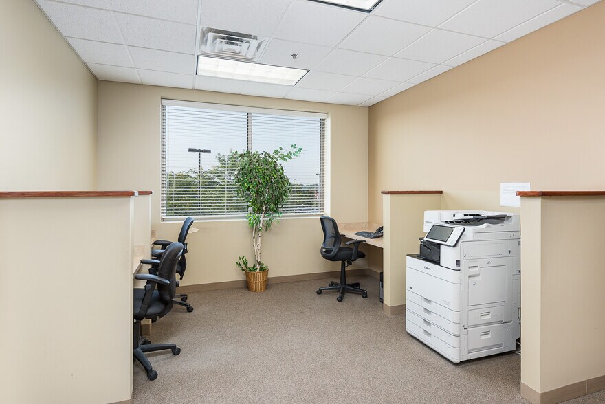 More Photos Of 2272 95th St, Naperville Office For Sale