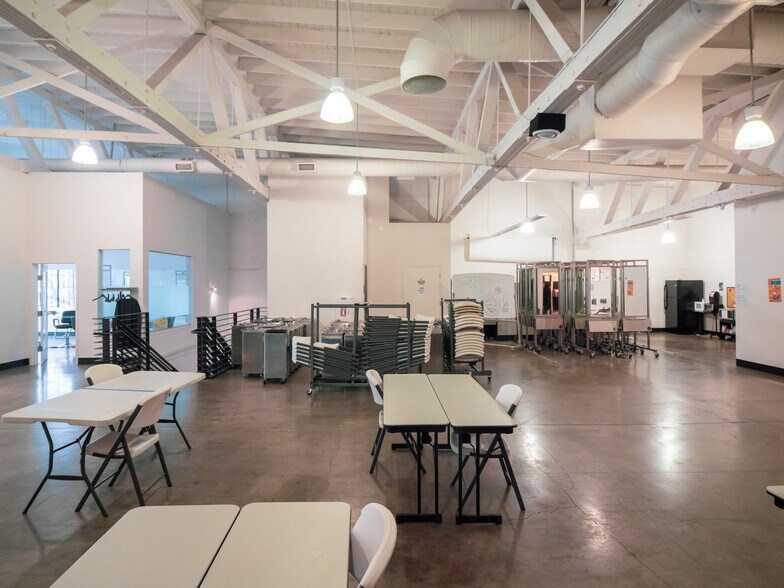 More Photos Of 1411 Railroad Ave, Bellingham Storefront For Lease