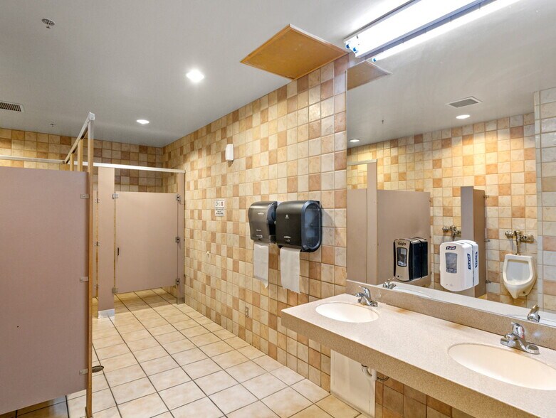 More Photos Of 1228 E Orman Ave, Pueblo Office For Sale