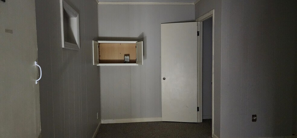 More Photos Of 24-28 S East St, Jasper Storefront Retail Residential For Lease