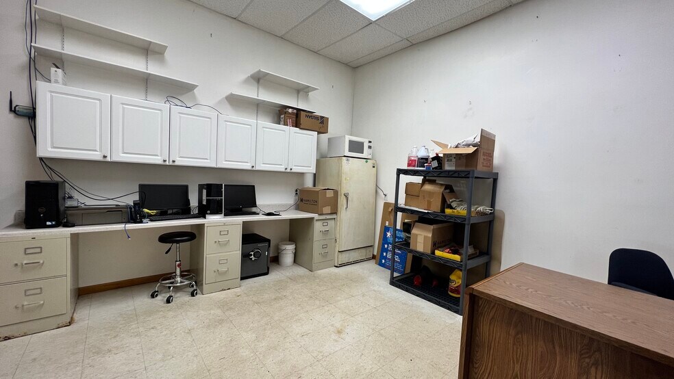 More Photos Of 506 W 7th St, Evart Carwash For Sale