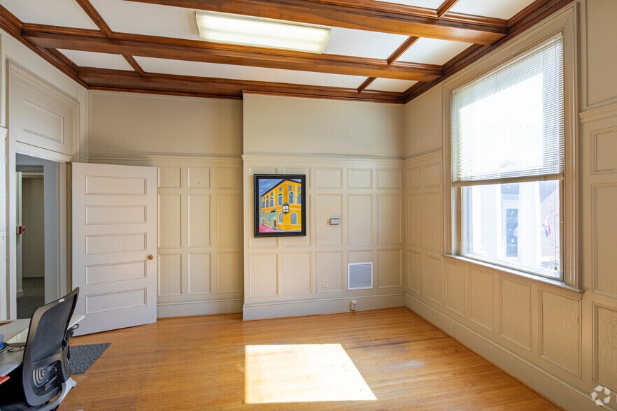 More Photos Of 100 N Loudoun St, Winchester Office For Lease