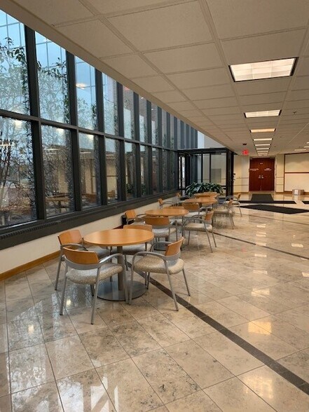 More Photos Of 12115 Lackland Rd, Maryland Heights Office For Lease