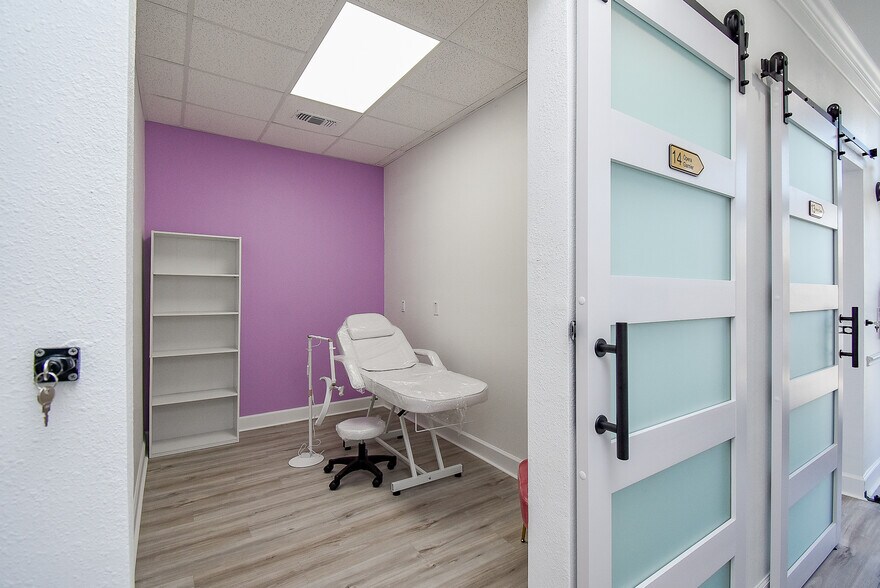 More Photos Of 440 Cobia Dr, Katy Office Residential For Sale