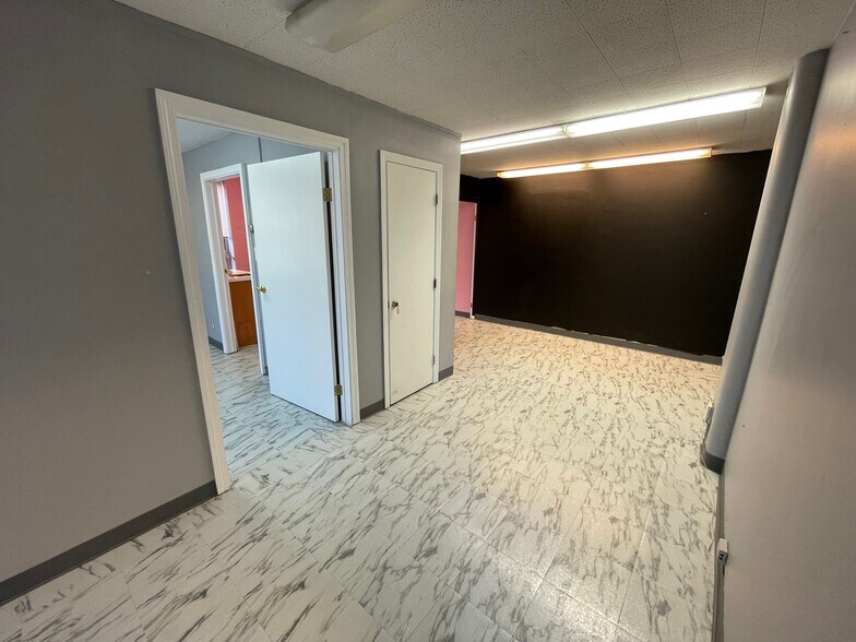 More Photos Of 609 Farmington Ave, Hartford Medical For Lease