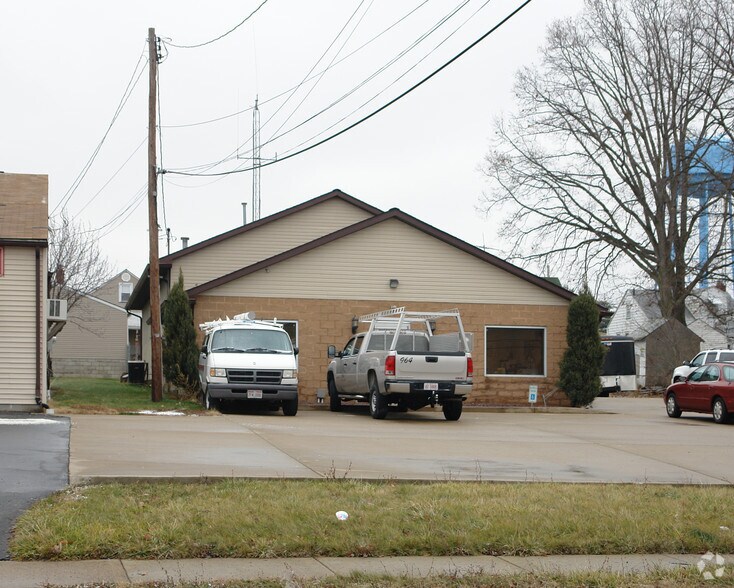 More Photos Of 123 N Meridian Rd, Youngstown Warehouse For Sale