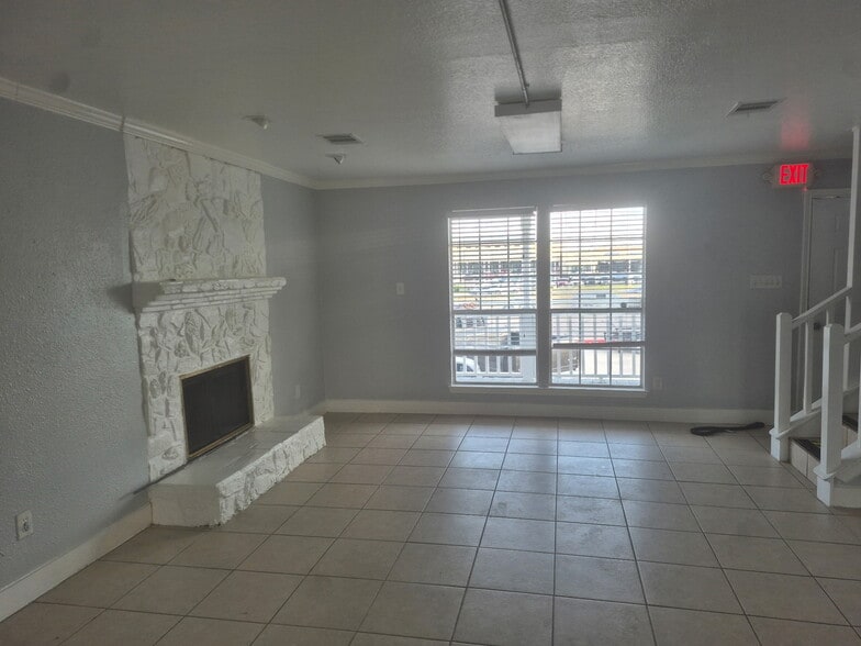 More Photos Of 382 S Interstate 35, New Braunfels Medical For Lease