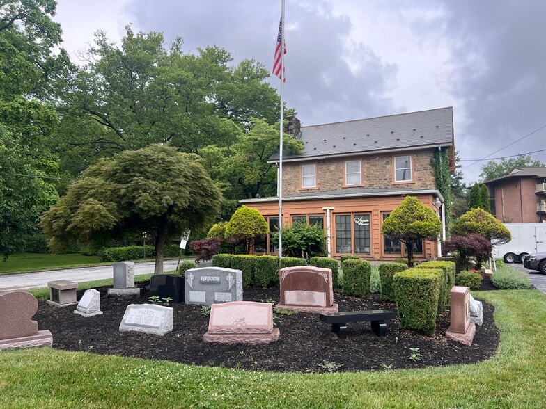 Primary Photo Of 601 E Lancaster Ave, Downingtown Office For Sale