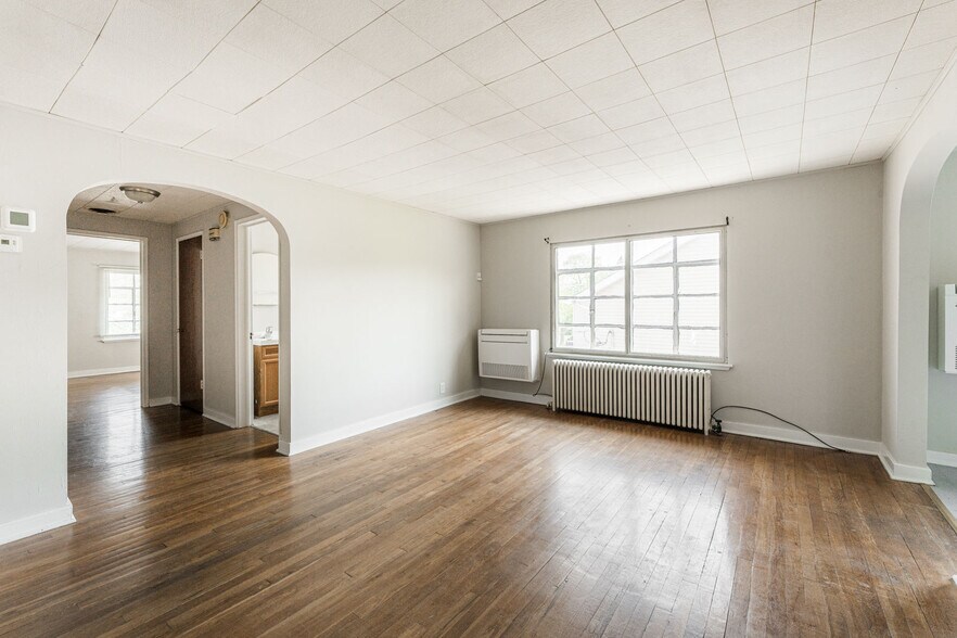 More Photos Of 524 Cross St, Sycamore Apartments For Sale