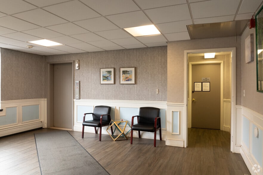 More Photos Of 810 Abbott Blvd, Fort Lee Medical For Sale