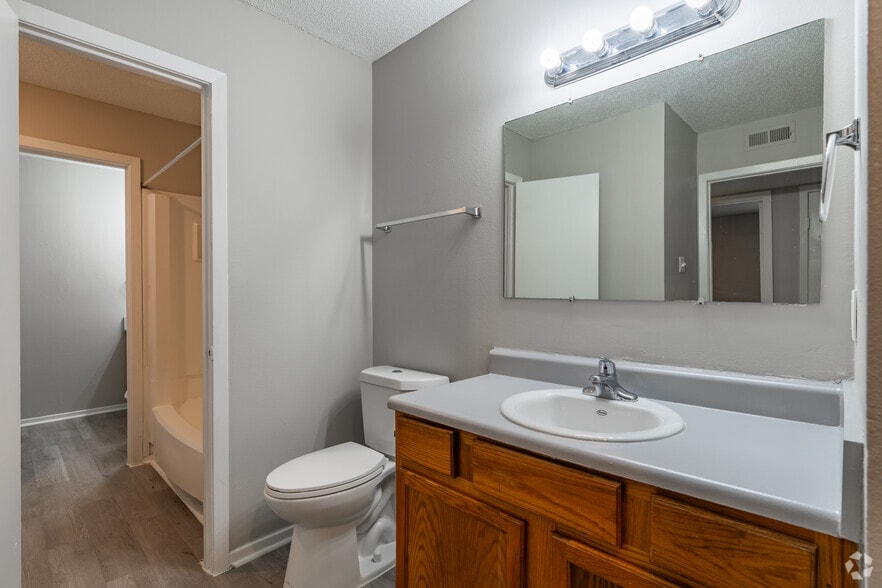 More Photos Of 5000 Summertree Dr, North Little Rock Apartments For Sale