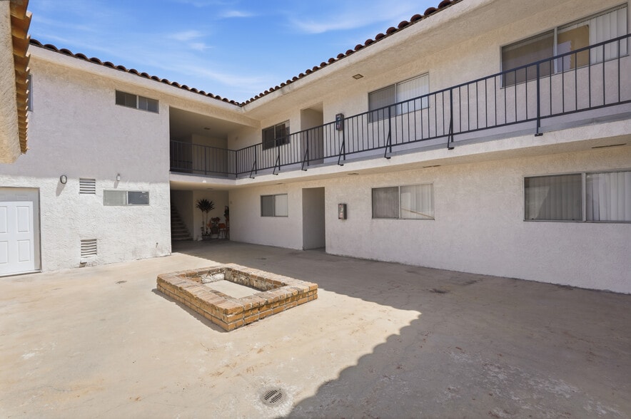 More Photos Of 635 W 15th St, San Pedro Apartments For Sale