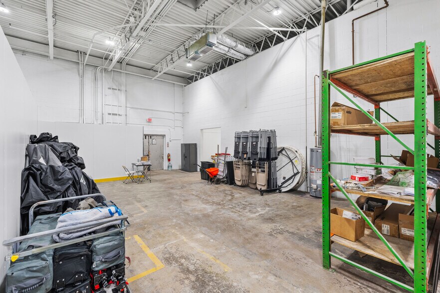 More Photos Of 14 Home News Row, New Brunswick Warehouse For Lease