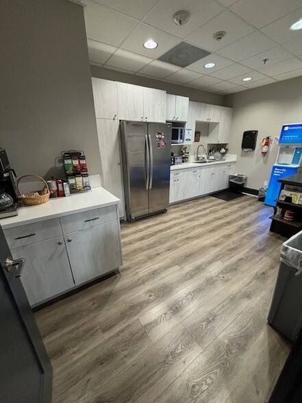 More Photos Of 9410 Topanga Canyon Blvd, Chatsworth Office For Sale