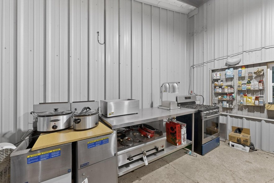 More Photos Of 700 E Main St, Richland Warehouse For Sale