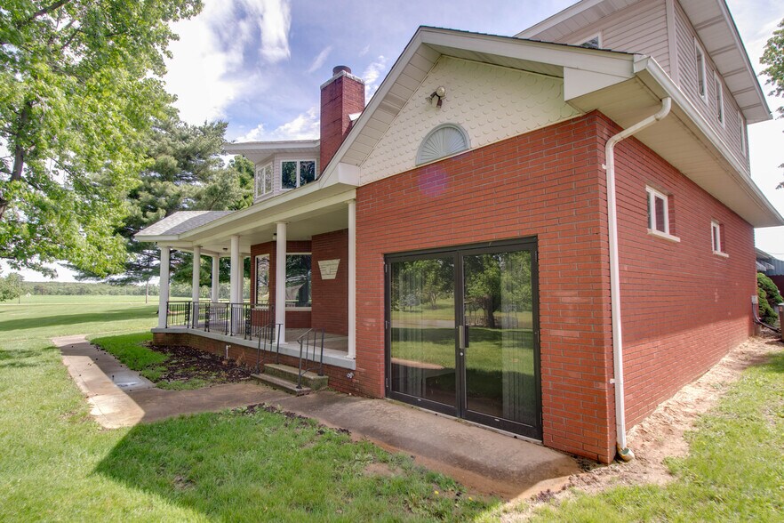 More Photos Of 27161 State Highway 3, Godfrey General Retail For Lease