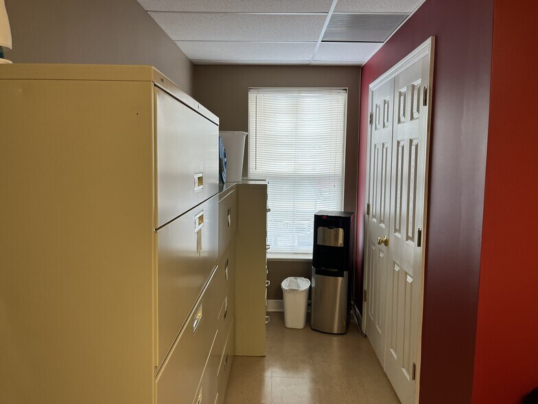 More Photos Of 10712 Ballantraye Dr, Fredericksburg Office Residential For Lease