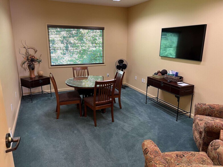 More Photos Of 3395 SW Garden View Ave, Portland Office For Sale