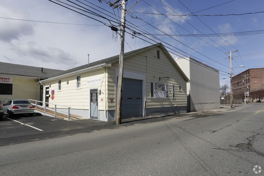 More Photos Of 20 Maplewood Ave, Gloucester Light Distribution For Lease
