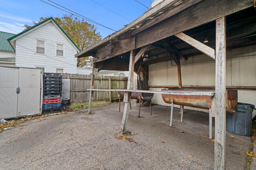 More Photos Of 208 N Walnut St, Stillman Valley General Retail For Sale