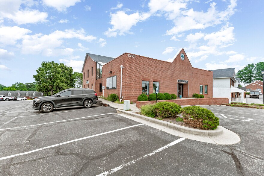 More Photos Of 10351 Southern Maryland Blvd, Dunkirk Office For Sale