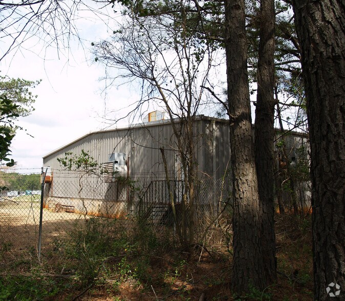 More Photos Of 2569 Stone Mountain Lithonia Rd, Lithonia Warehouse For Lease