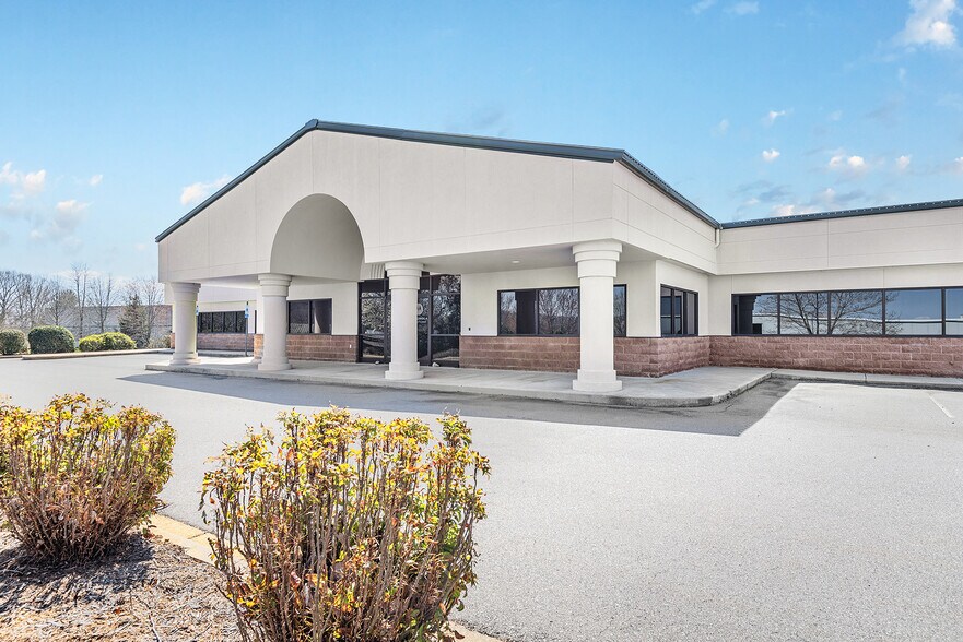 More Photos Of 2 Trident Dr, Arden Light Distribution For Lease