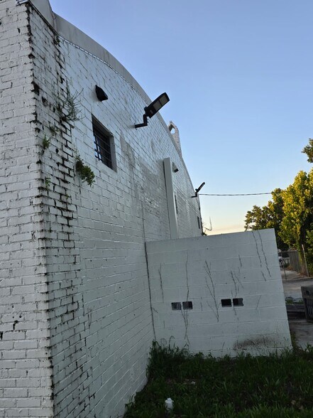 More Photos Of 550 S Patterson St, Valdosta Freestanding For Sale