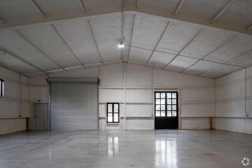 More Photos Of 7501 SH 71, Spicewood Unknown For Lease