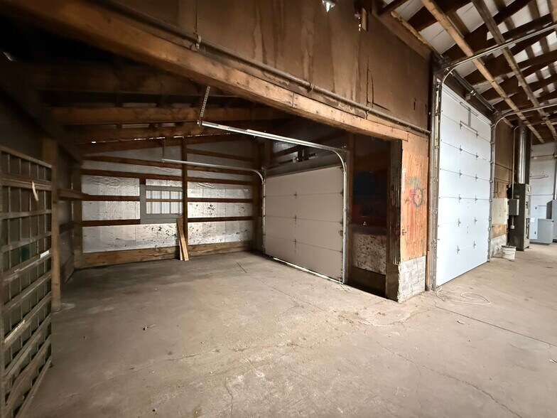 More Photos Of 135 Kensington Ave, Zanesville Warehouse For Lease