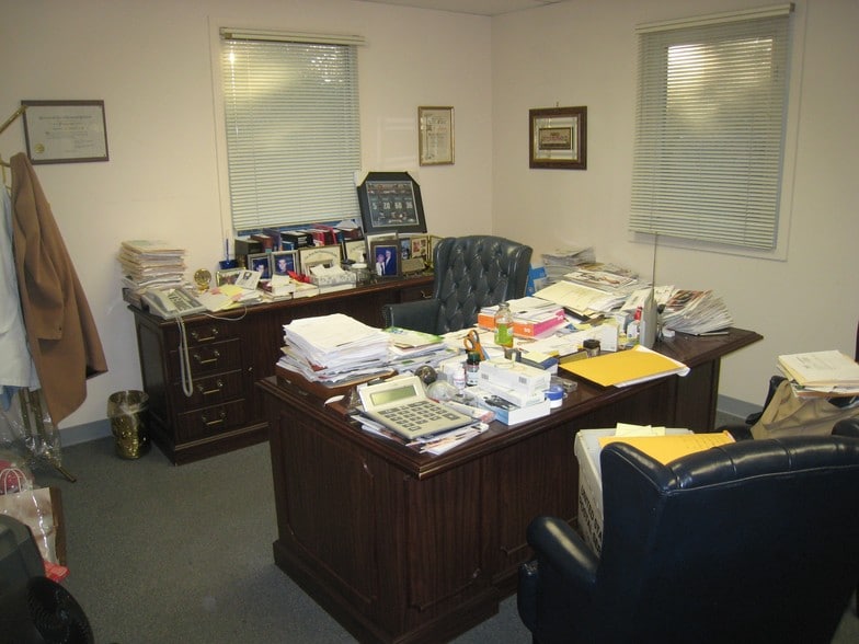 More Photos Of 215 E Laurel Rd, Stratford Office For Sale