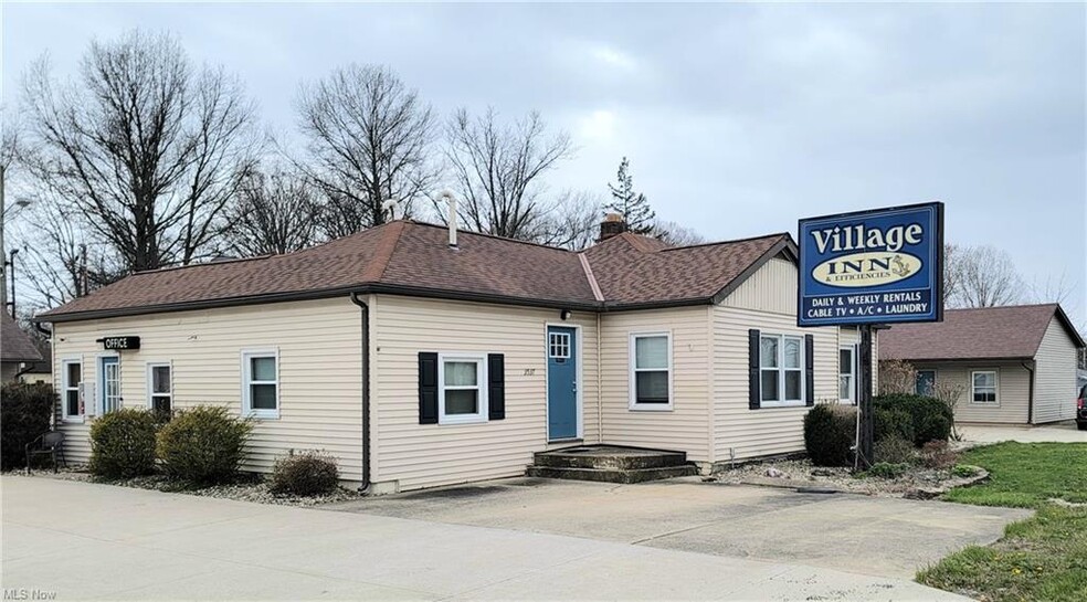 Primary Photo Of 3537 Liberty Ave, Vermilion Hotel For Sale