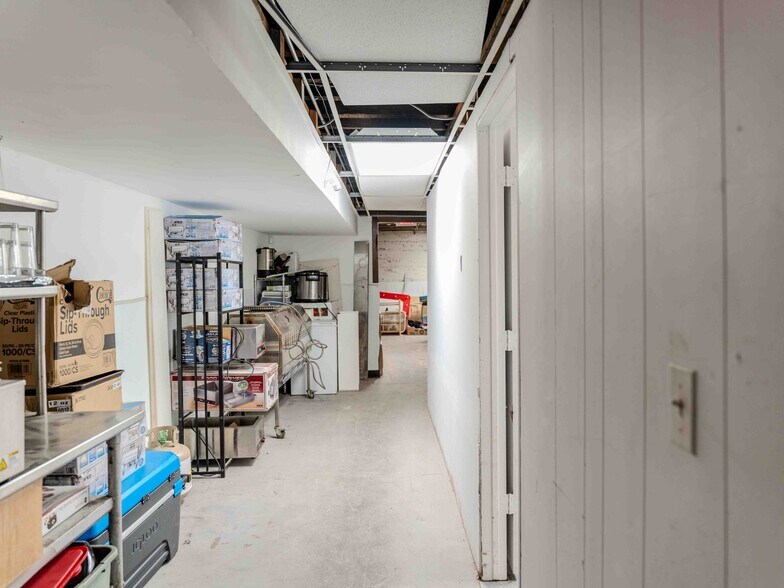 More Photos Of 210 E Galena Ave, Aurora Restaurant For Sale