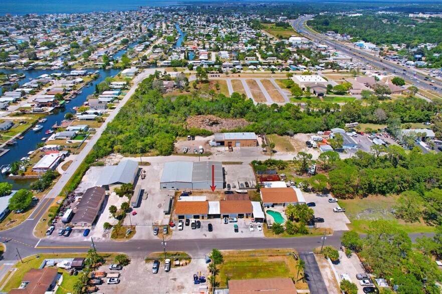 More Photos Of 6801 Tower Dr, Hudson Service For Lease