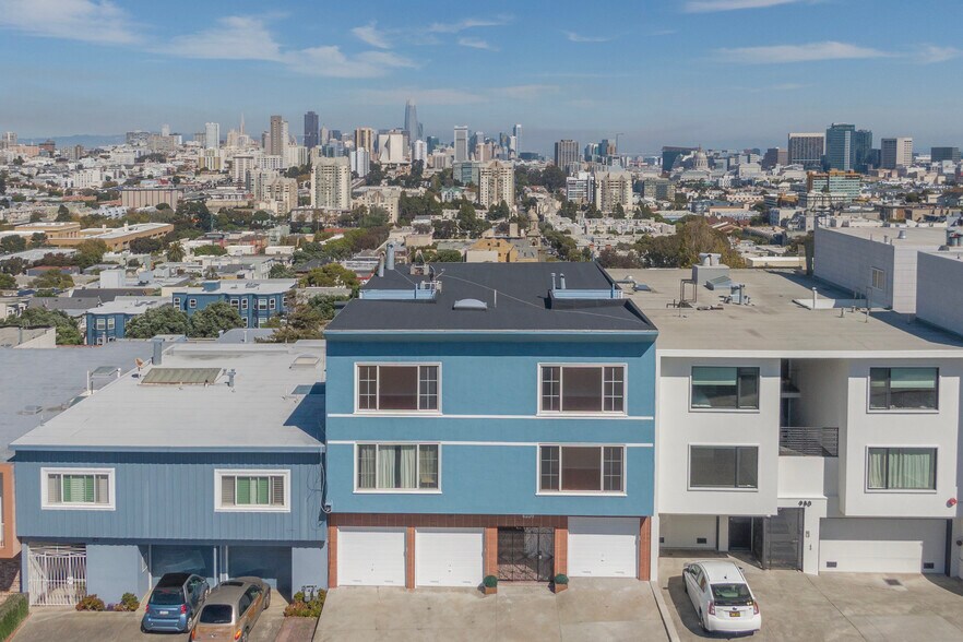 Primary Photo Of 990 Baker St, San Francisco Apartments For Sale