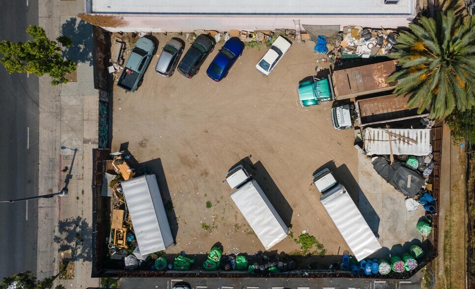 More Photos Of 235 E Manchester, Los Angeles Land For Sale