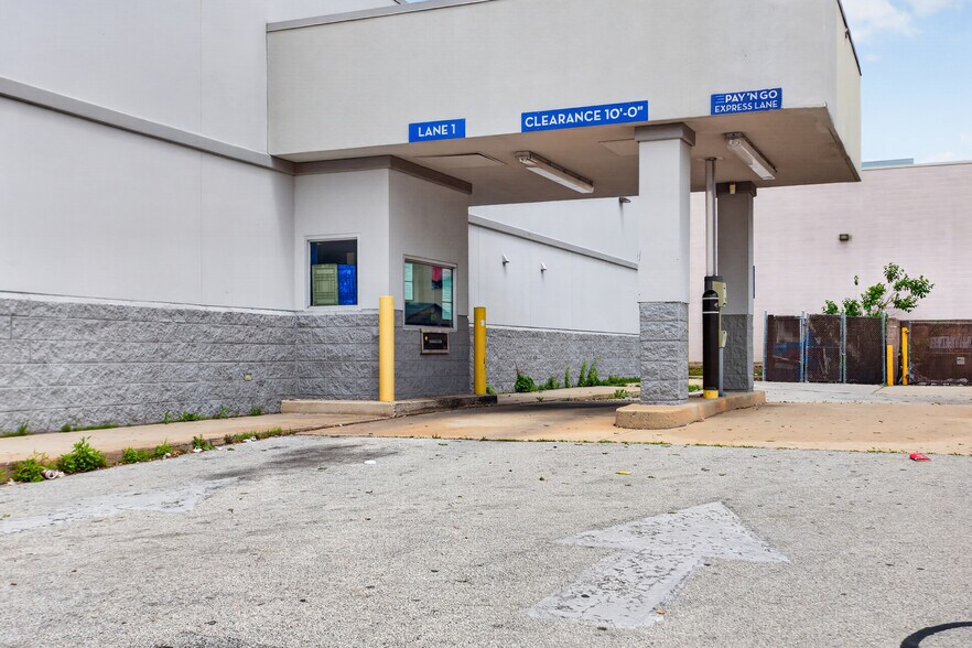 More Photos Of 5627-5699 Chestnut St, Philadelphia Drugstore For Lease