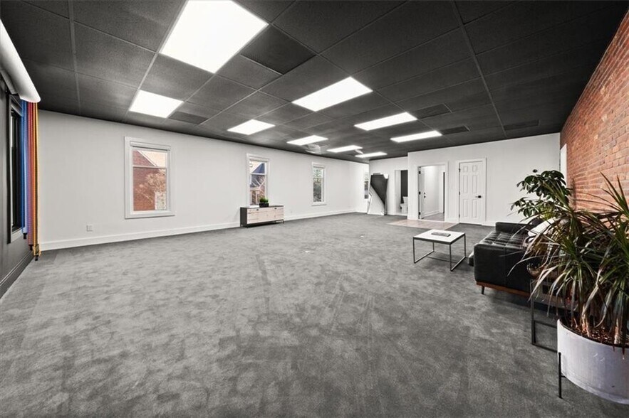 More Photos Of 6111 Peachtree Dunwoody Rd NE, Atlanta Medical For Sale