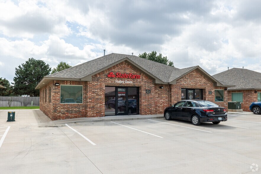 More Photos Of 4107 N Council Rd, Bethany Medical For Lease