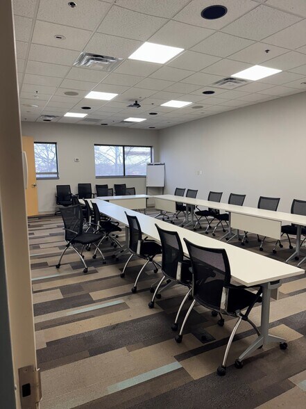 More Photos Of 3500-3560 Park Center Dr, Dayton Flex For Lease