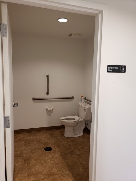 More Photos Of 2979 Lindbergh Blvd, Springfield Storefront Retail Office For Lease